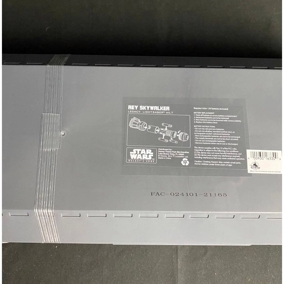 New Star Wars Galaxy Edge REY SKYWALKER LEGACY LIGHTSABER Yellow Disney Sold Out - Picture 6 of 12